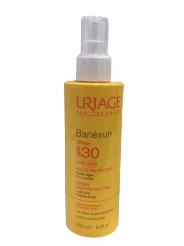 Le spray Uriage Bariésun SPF 30 procure une haute protection contre le soleil